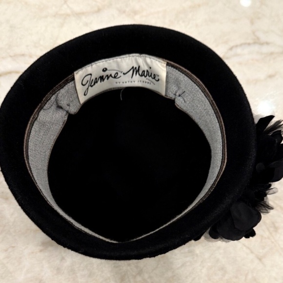 Vintage Jeanne Marie by Kathy‎ Jeanne Cloche Hat with Flowers, Lace, Sequins - Picture 9 of 10